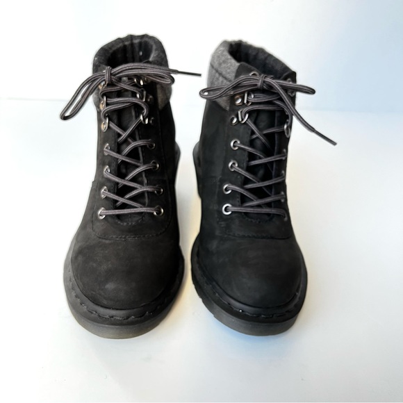 *SOLD* Doc Martens Freida Heeled Nubuck Leather Boot w/ Plaid Trim Ladies 9 - Picture 5 of 12